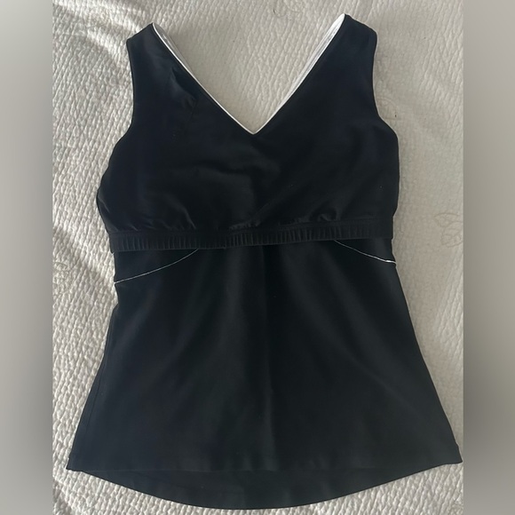 Lululemon Athletica Women’s Sleeveless Shirt - Picture 9 of 13